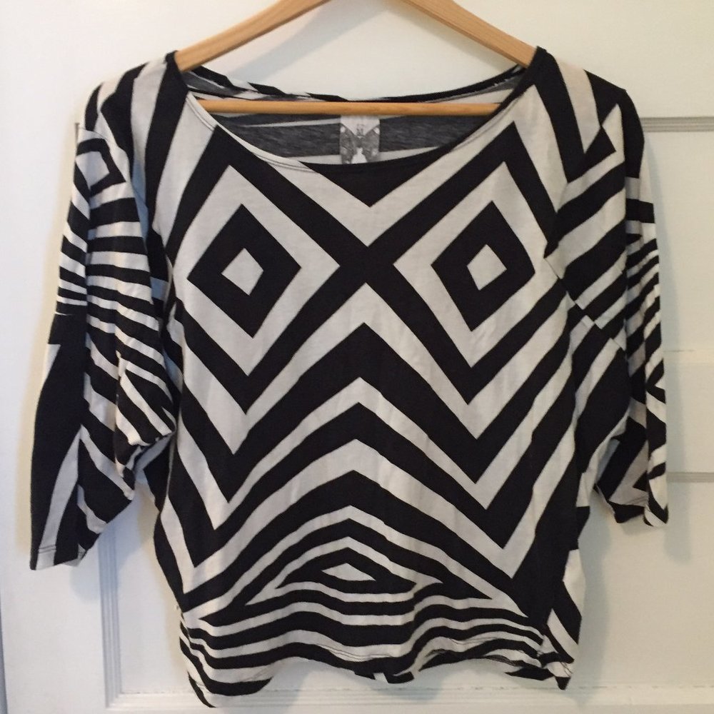 Zara black & white striped geometric oversized top - size M
